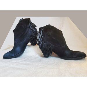 Pre-Loved Belle by Sigerson Morrison Fringe Suede Suede Ankle Boot size 6B